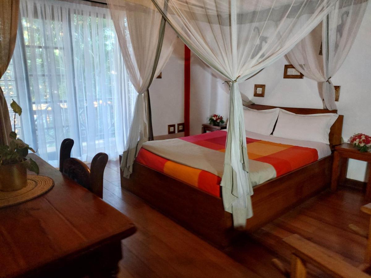 איבאטו Island Continent Hotel מראה חיצוני תמונה