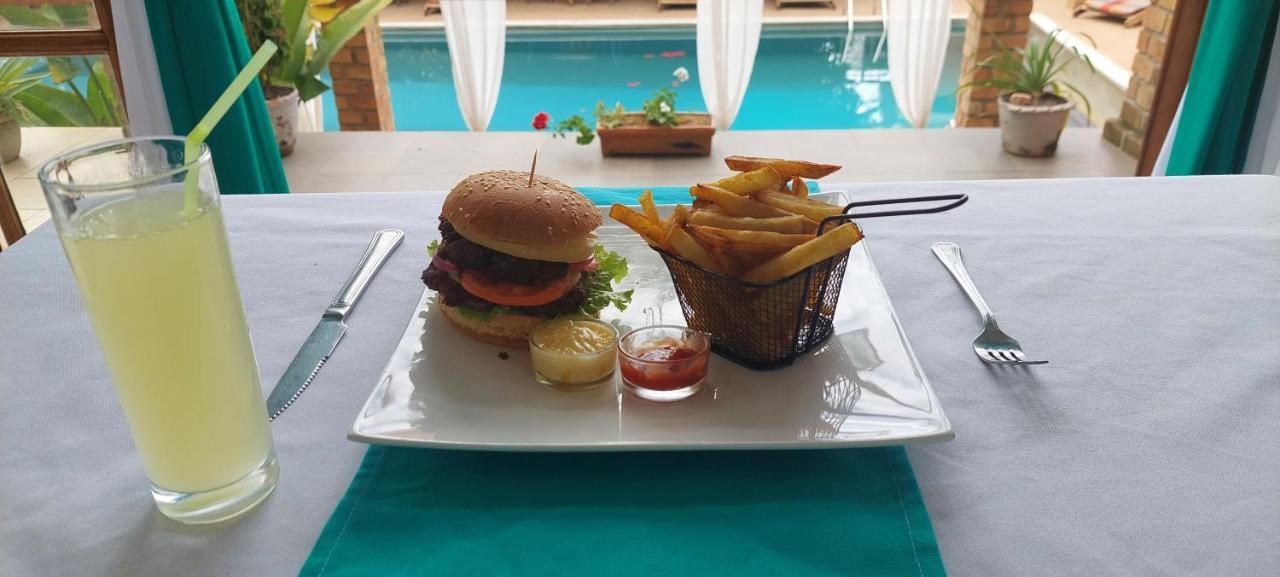 איבאטו Island Continent Hotel מראה חיצוני תמונה