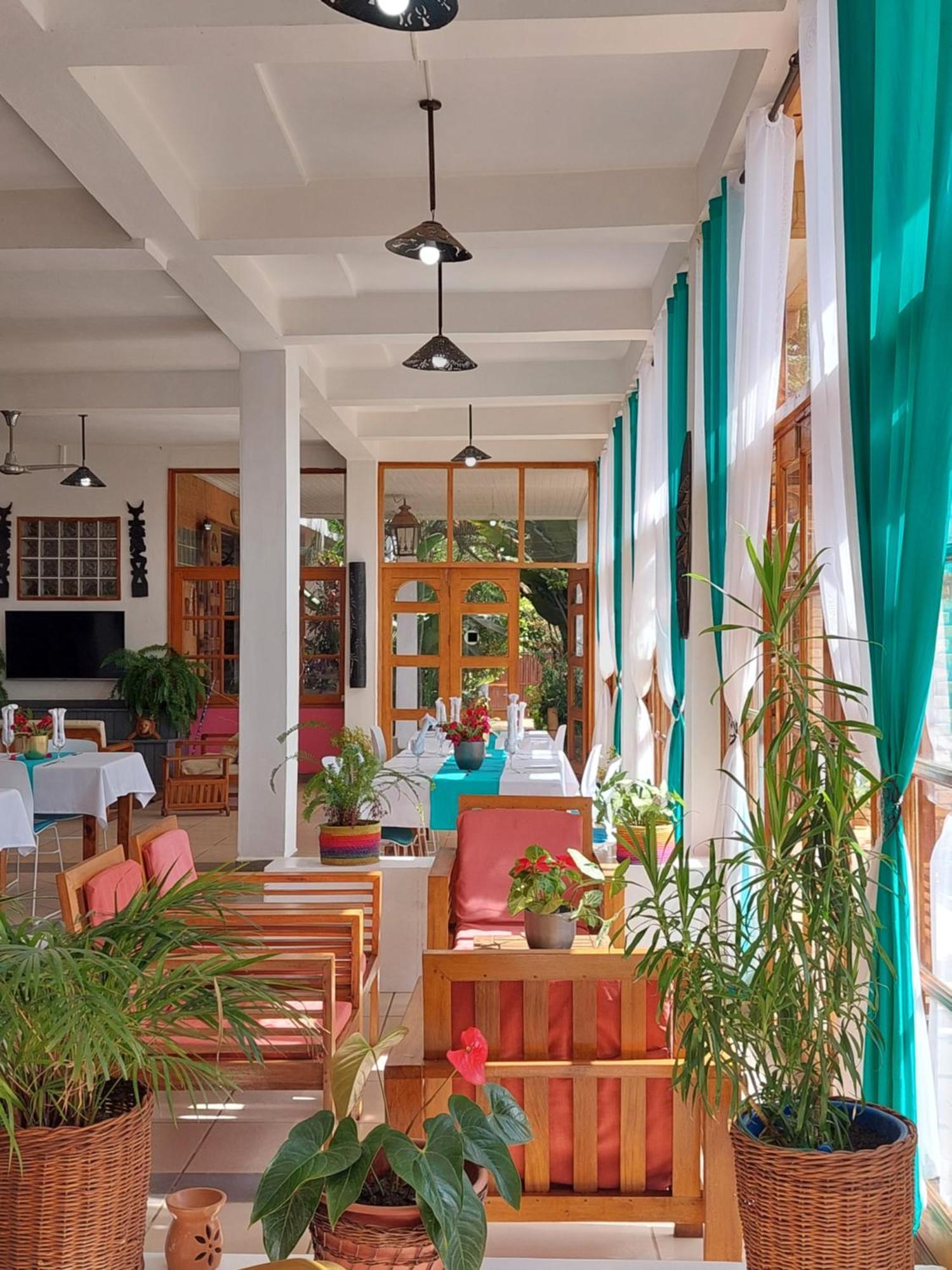 איבאטו Island Continent Hotel מראה חיצוני תמונה