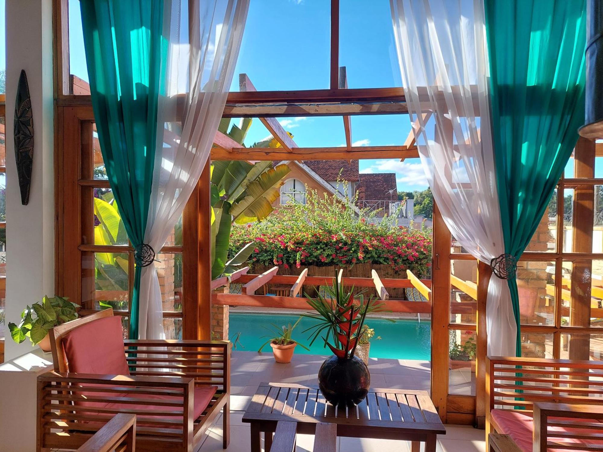 איבאטו Island Continent Hotel מראה חיצוני תמונה