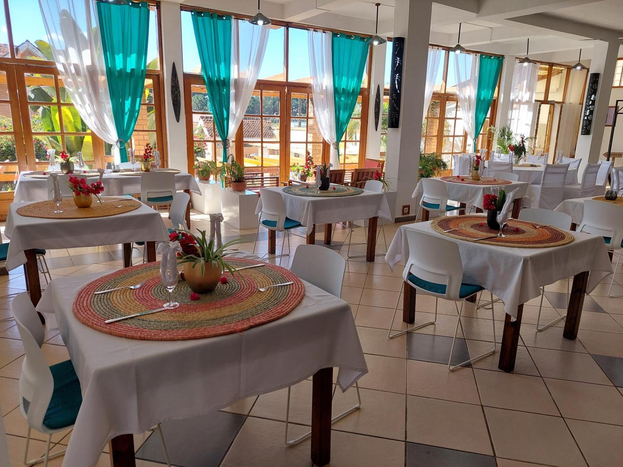 איבאטו Island Continent Hotel מראה חיצוני תמונה