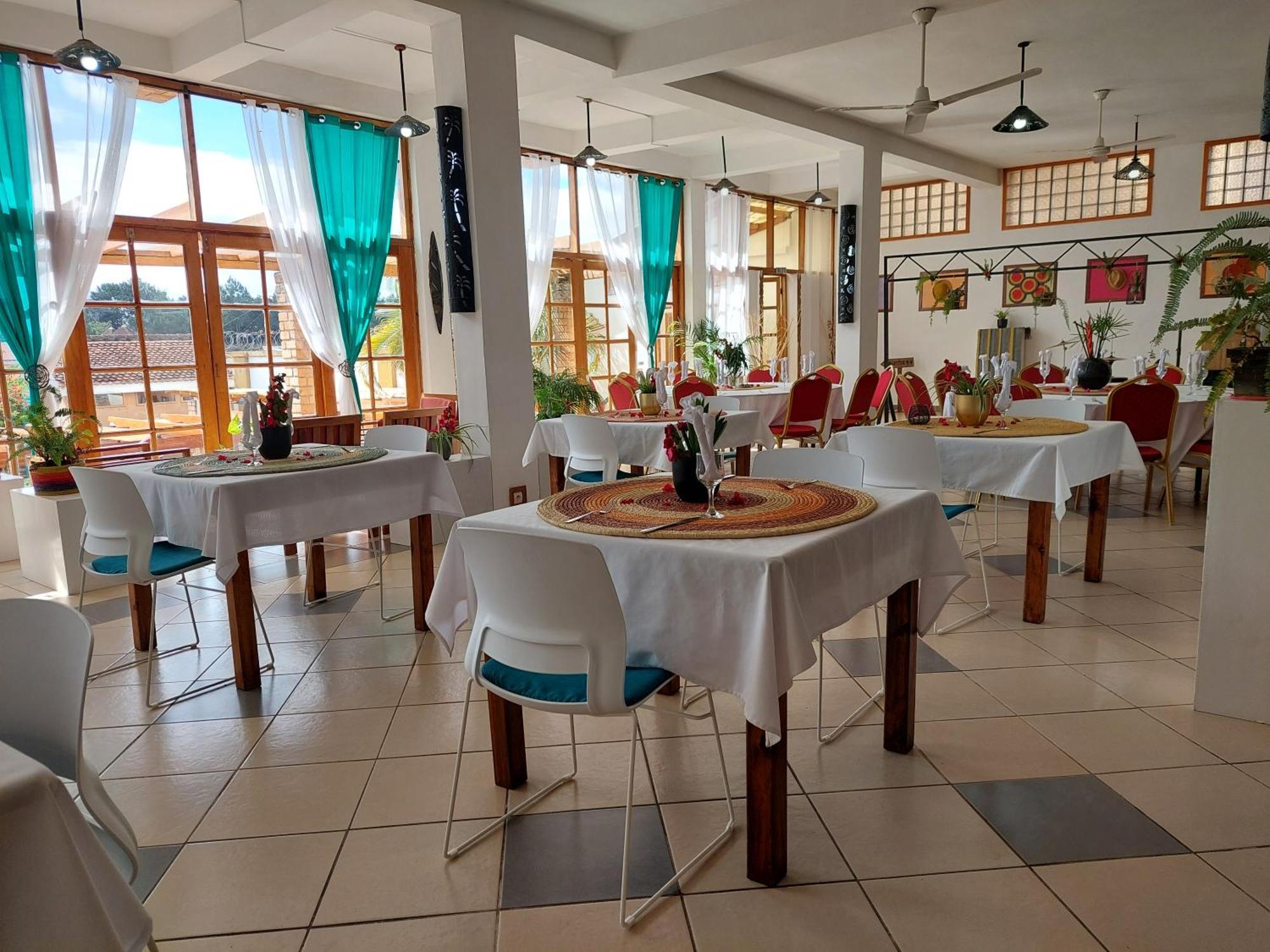 איבאטו Island Continent Hotel מראה חיצוני תמונה