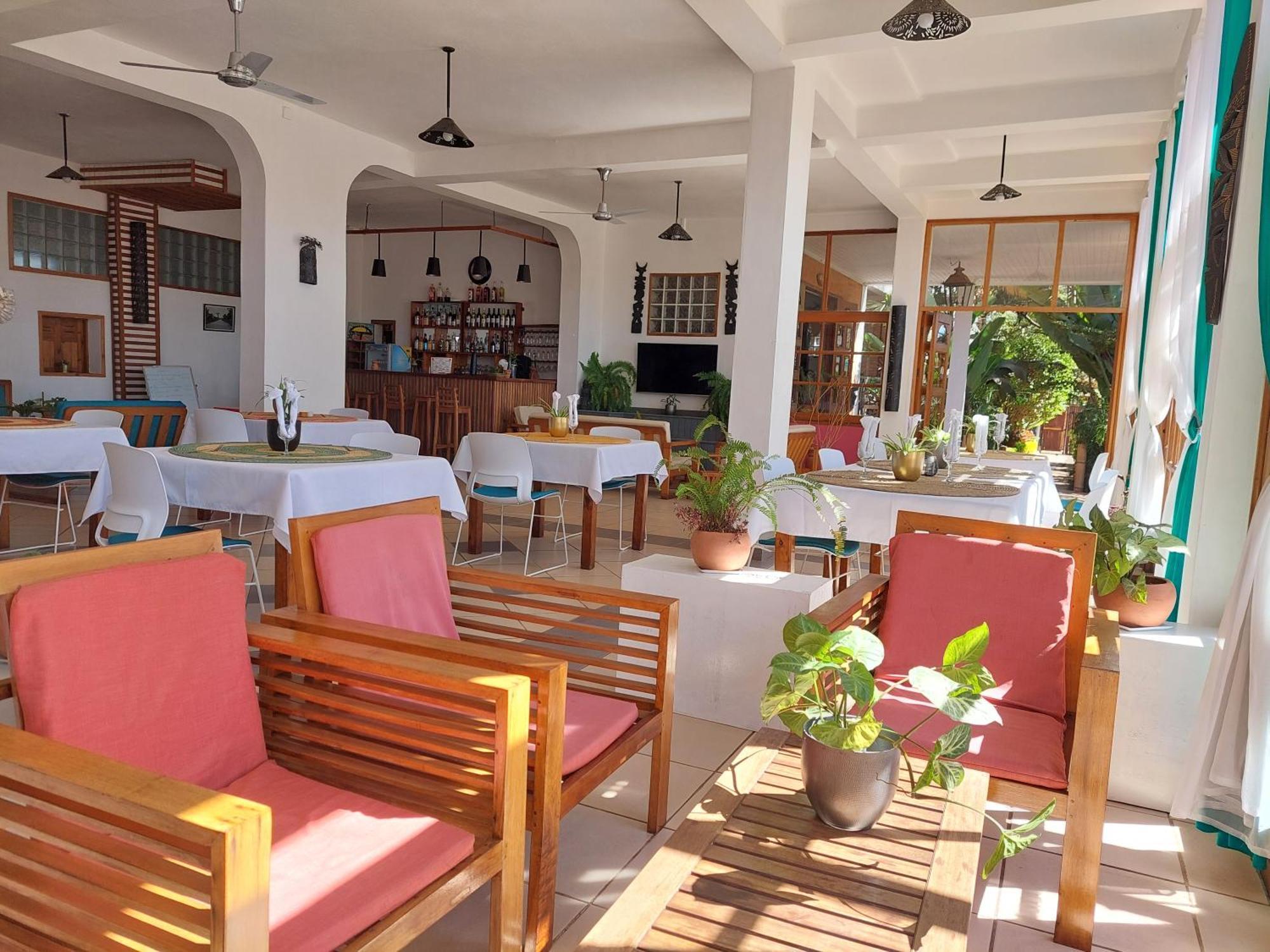 איבאטו Island Continent Hotel מראה חיצוני תמונה